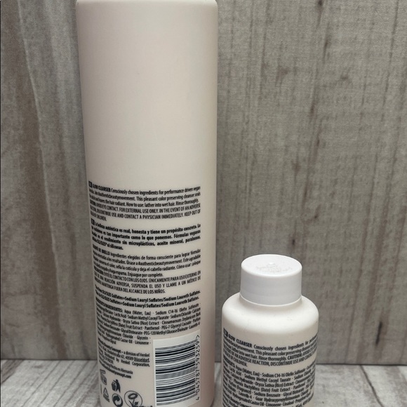 Authentic Beauty Concept Glow Cleanser Shampoo Color Treated Hair 10.1 oz + Mini - Picture 2 of 2
